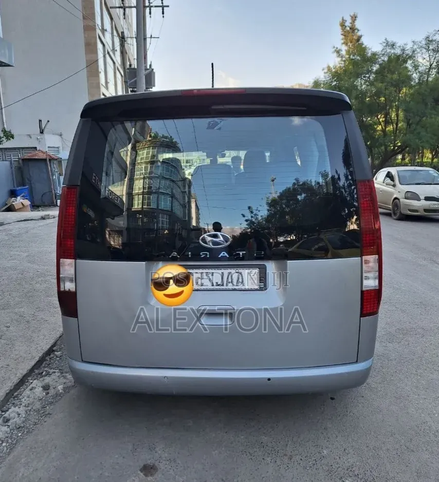 Hyundai Staria 2022 Gray