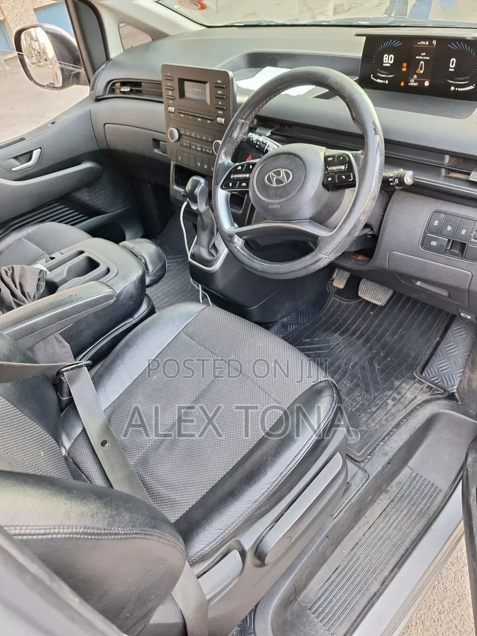 Hyundai Staria 2022 Gray