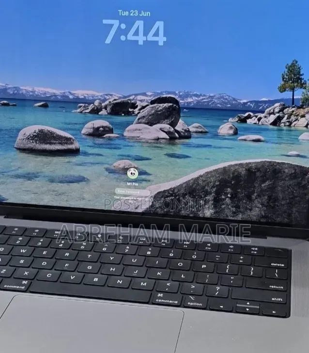 New Laptop Apple MacBook Pro 2021 M1 32GB Apple M1 Pro SSD 512GB