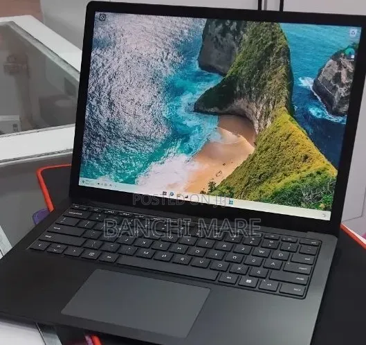New Laptop Microsoft Surface Laptop 5 16GB Intel Core i7 SSD 256GB