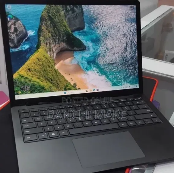 New Laptop Microsoft Surface Laptop 5 16GB Intel Core i7 SSD 256GB