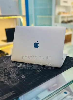New Laptop Apple MacBook Pro 2022 M2 8GB Apple M2 SSD 512GB
