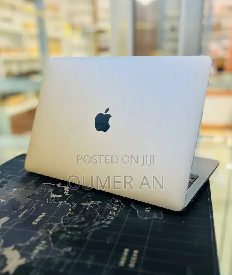 New Laptop Apple MacBook Pro 2022 M2 8GB Apple M2 SSD 512GB