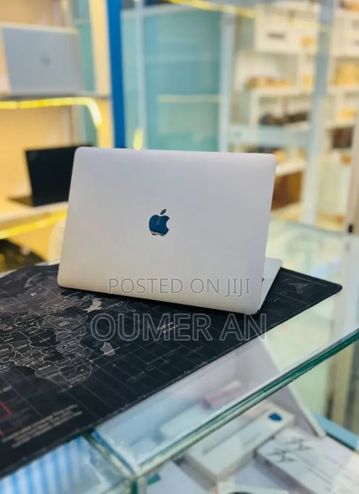 New Laptop Apple MacBook Pro 2022 M2 8GB Apple M2 SSD 512GB