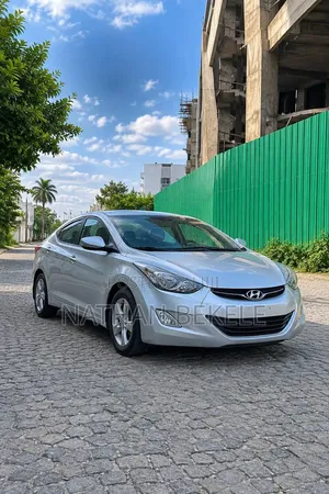 Hyundai Elantra 2012 Silver