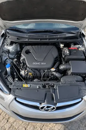 Hyundai Elantra 2012 Silver