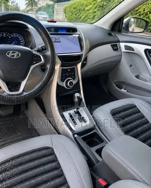 Hyundai Elantra 2012 Silver