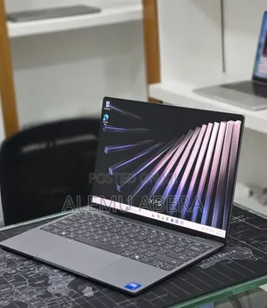 New Laptop Dell XPS 13 8GB Intel Core 5 SSD 512GB