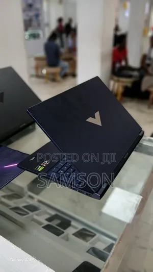 New Laptop HP 16GB AMD Ryzen 7 SSD 1T