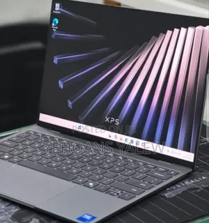 New Laptop Dell XPS 13 8GB Intel Core 5 SSD 512GB
