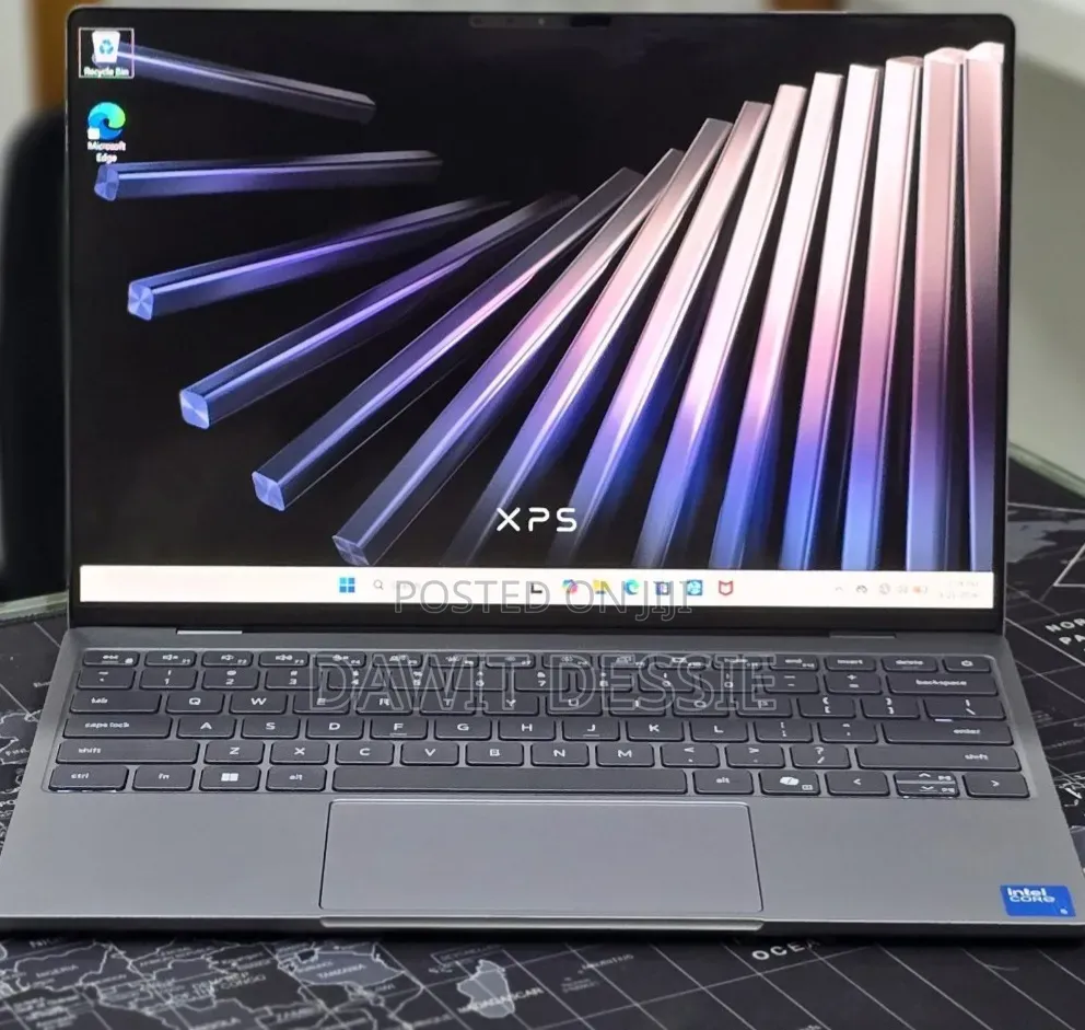 New Laptop Dell XPS 13 8GB Intel Core 5 SSD 512GB