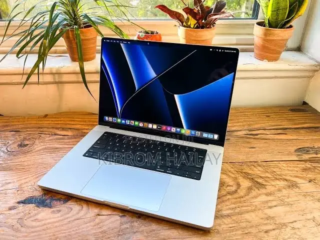 Laptop Apple MacBook Pro 2021 M1 Max 64GB Apple M1 Max SSD 1T