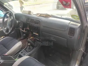 Toyota Hilux 2004 Silver