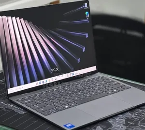 New Laptop Dell XPS 13 8GB Intel Core 5 SSD 512GB