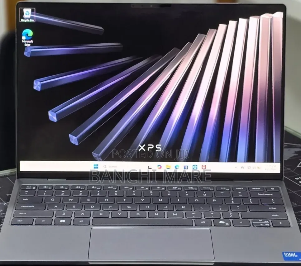 New Laptop Dell XPS 13 8GB Intel Core 5 SSD 512GB