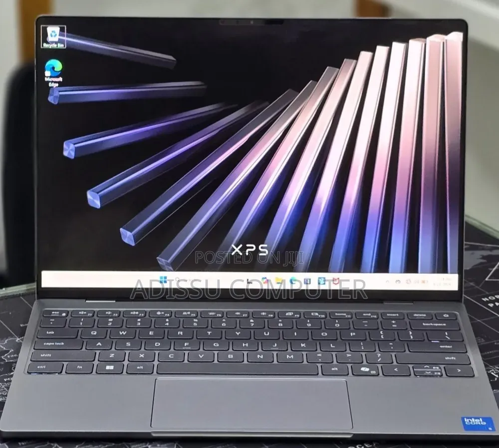New Laptop Dell XPS 13 8GB Intel Core 5 SSD 512GB
