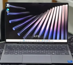 New Laptop Dell XPS 13 8GB Intel Core 5 SSD 512GB