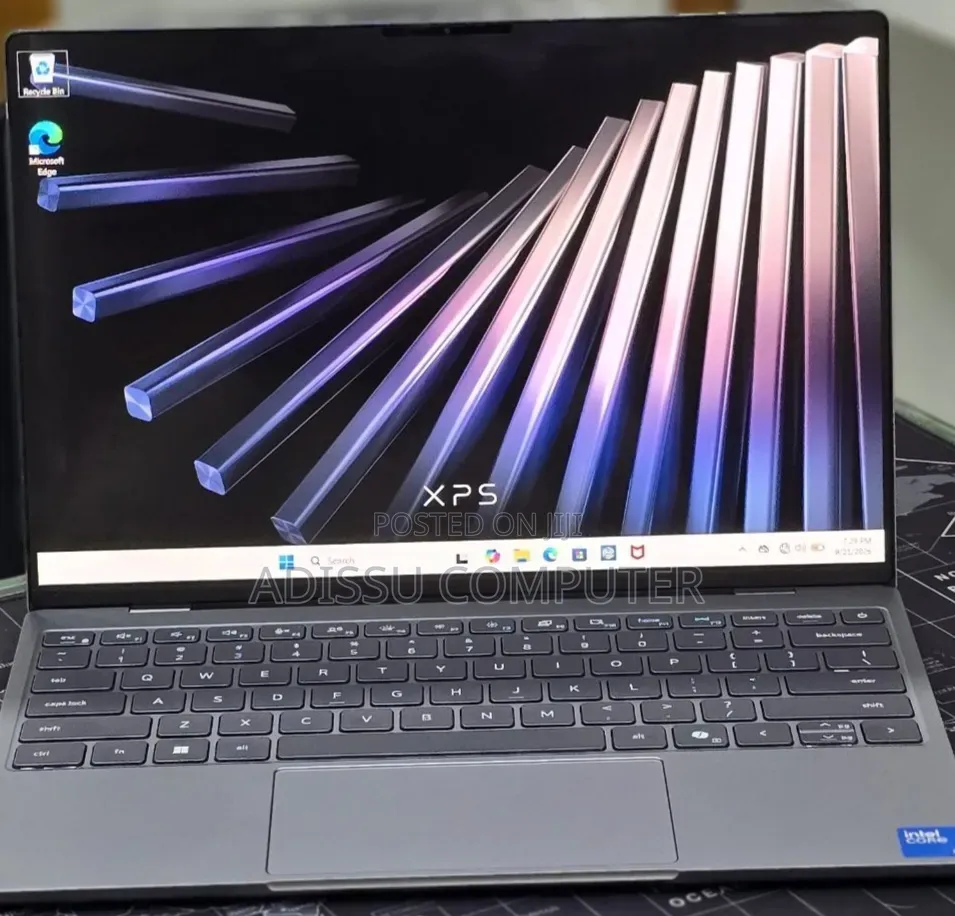 New Laptop Dell XPS 13 8GB Intel Core 5 SSD 512GB