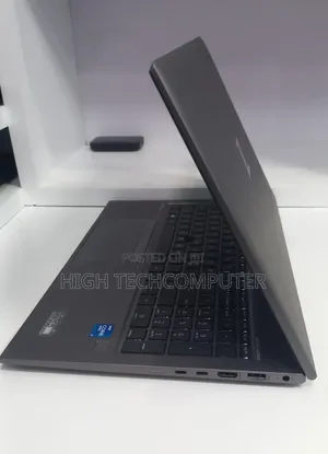 New Laptop HP ZBook Firefly G8 16GB Intel Core i7 SSD 512GB