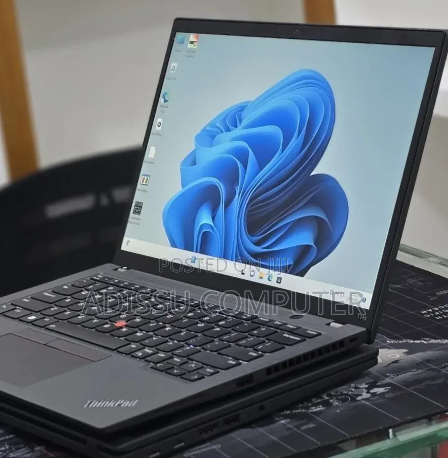 New Laptop Lenovo ThinkPad T14s G4 16GB Intel Core i7 SSD 512GB