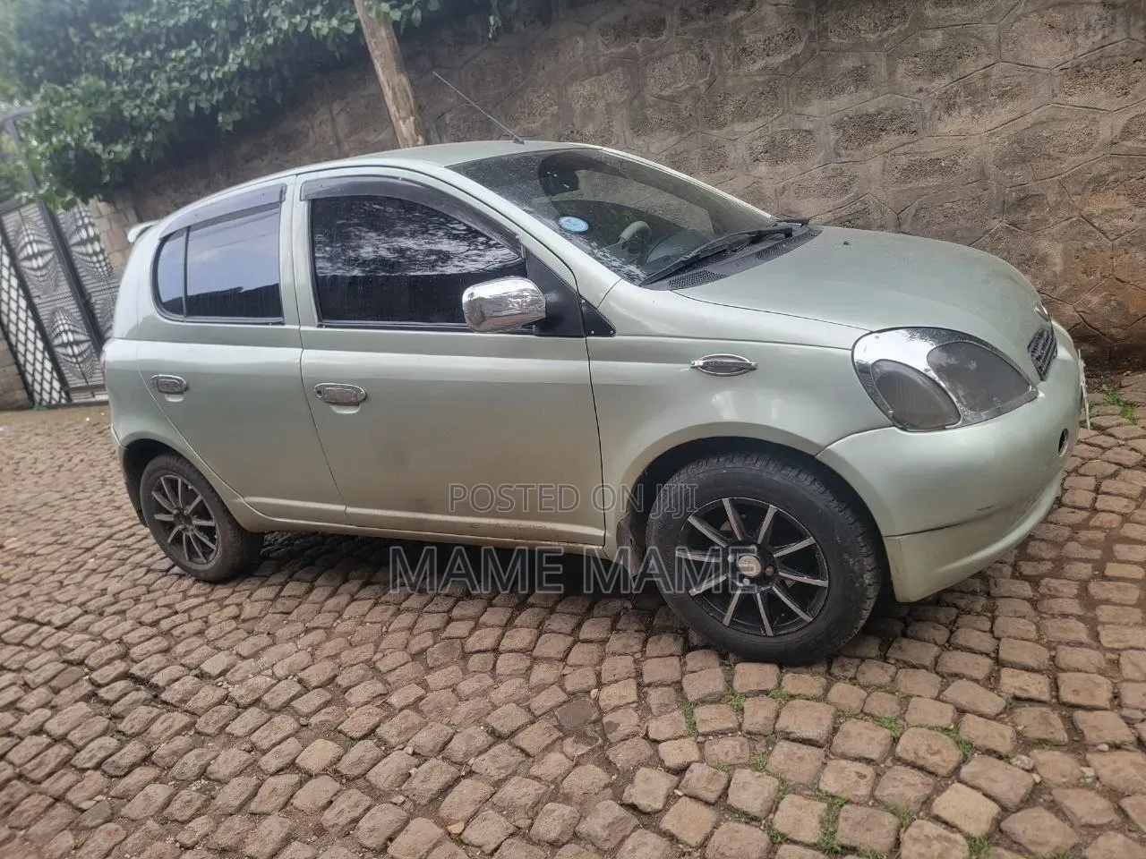 Toyota Vitz 2001 Silver