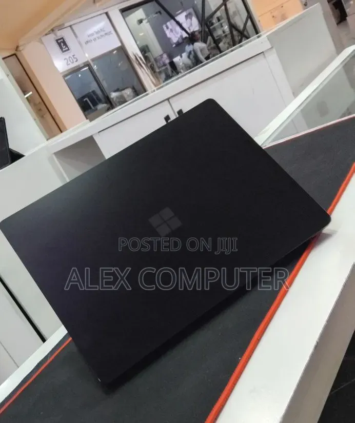 New Laptop Microsoft Surface Laptop 5 16GB Intel Core i7 SSD 256GB