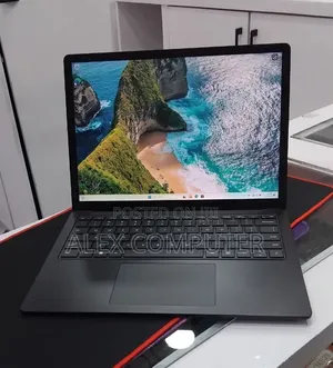 New Laptop Microsoft Surface Laptop 5 16GB Intel Core i7 SSD 256GB