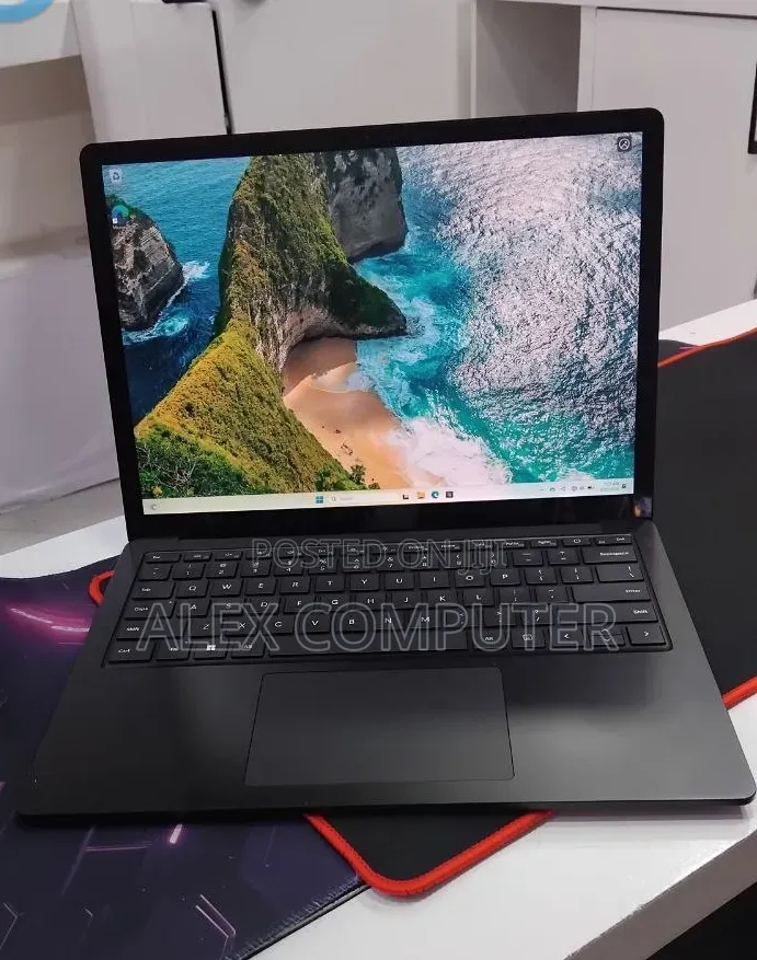 New Laptop Microsoft Surface Laptop 5 16GB Intel Core i7 SSD 256GB