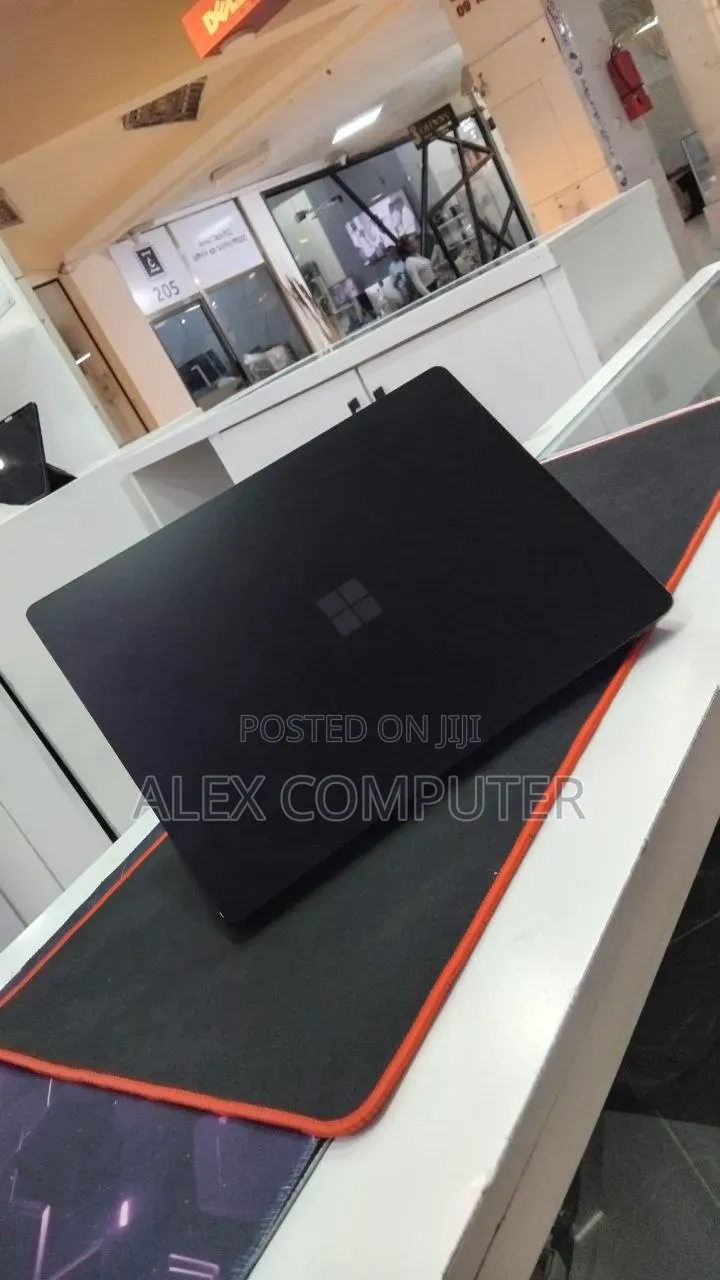 New Laptop Microsoft Surface Laptop 5 16GB Intel Core i7 SSD 256GB