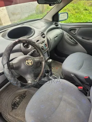 Toyota Vitz 2002 Blue