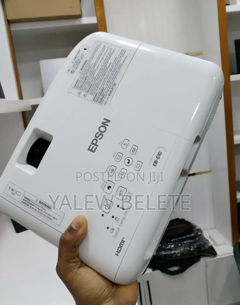 Brand New EPSON Projector With Bag , Remote