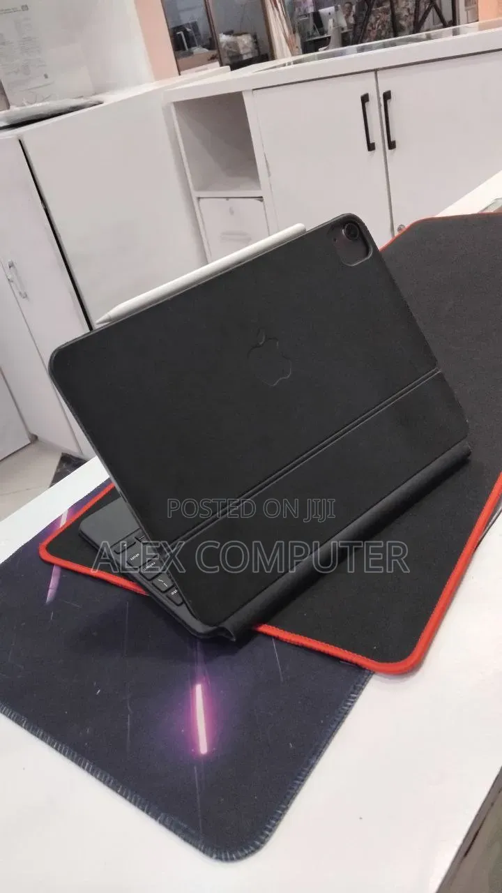 New Apple iPad Air (2022) 256 GB