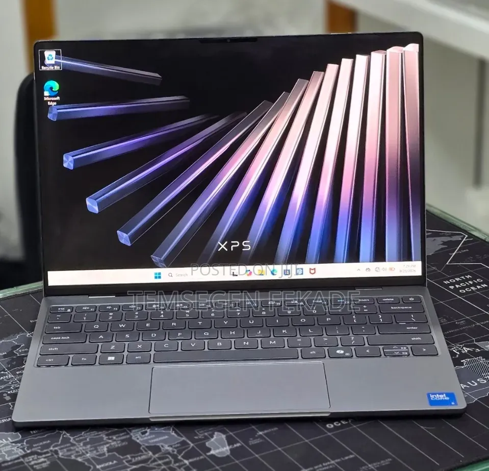New Laptop Dell XPS 13 8GB Intel Core 5 SSD 512GB