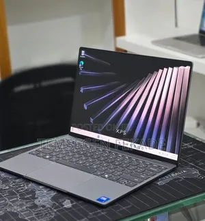 New Laptop Dell XPS 13 8GB Intel Core 5 SSD 512GB