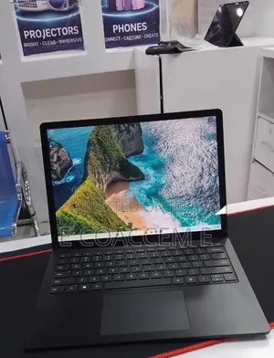 New Laptop Microsoft Surface 16GB Intel Core i7 SSD 256GB