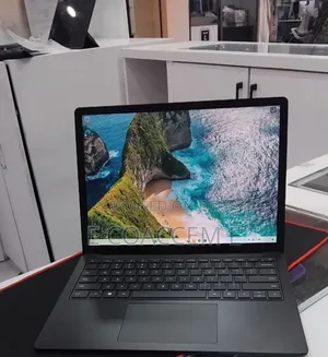 New Laptop Microsoft Surface 16GB Intel Core i7 SSD 256GB