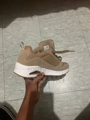 Sketchers Shoes