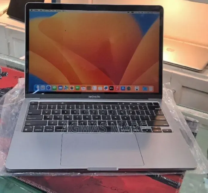 New Laptop Apple MacBook Pro 2020 M1 16GB Apple M1 SSD 256GB