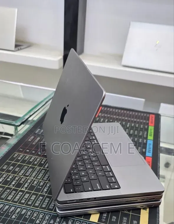 New Laptop Apple MacBook 32GB SSD 512GB