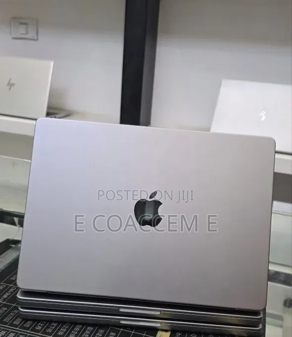 New Laptop Apple MacBook 32GB SSD 512GB