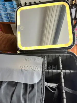 Perfect Makeup Bag With Light