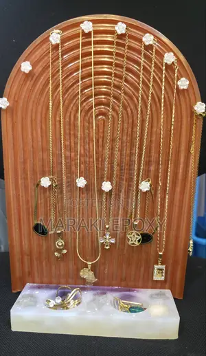 እጅግ የሚያምር የጌጣጌጥ ማስቀመጫ (Resin Jewelry Stand)