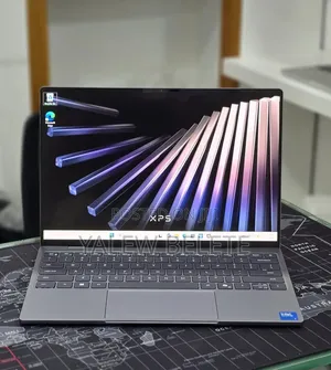 New Laptop Dell XPS 13 8GB Intel Core 5 SSD 512GB