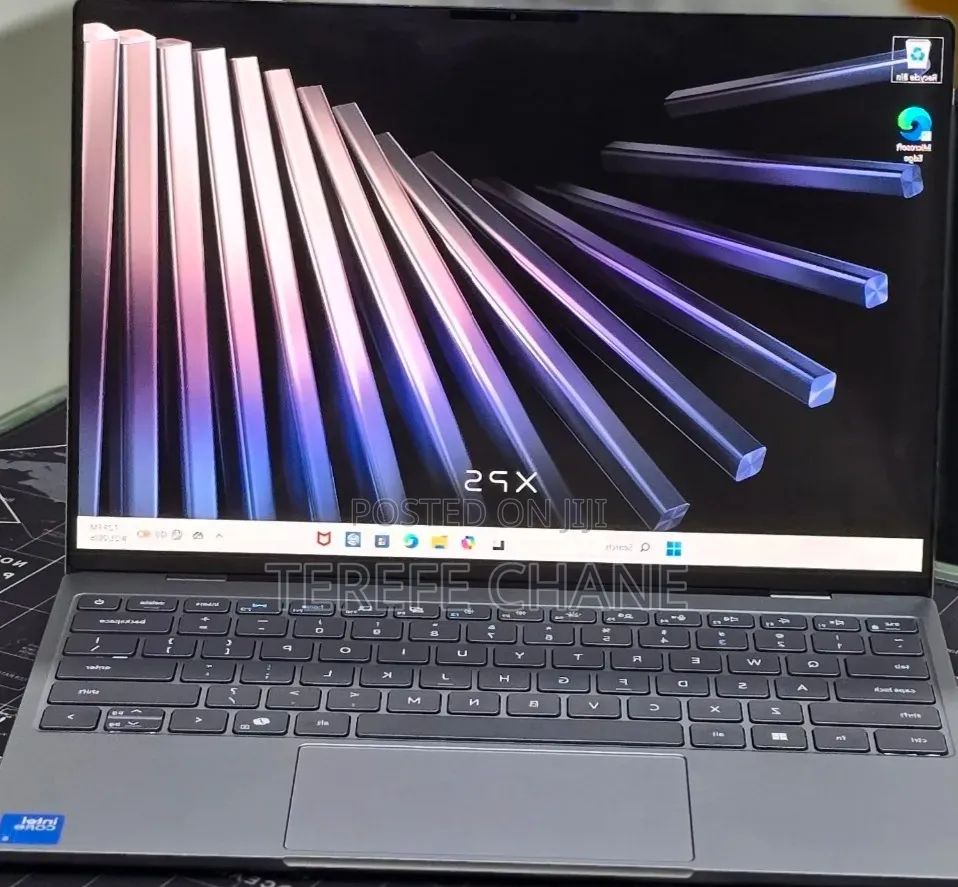 New Laptop Dell XPS 13 8GB Intel Core 5 SSD 1T