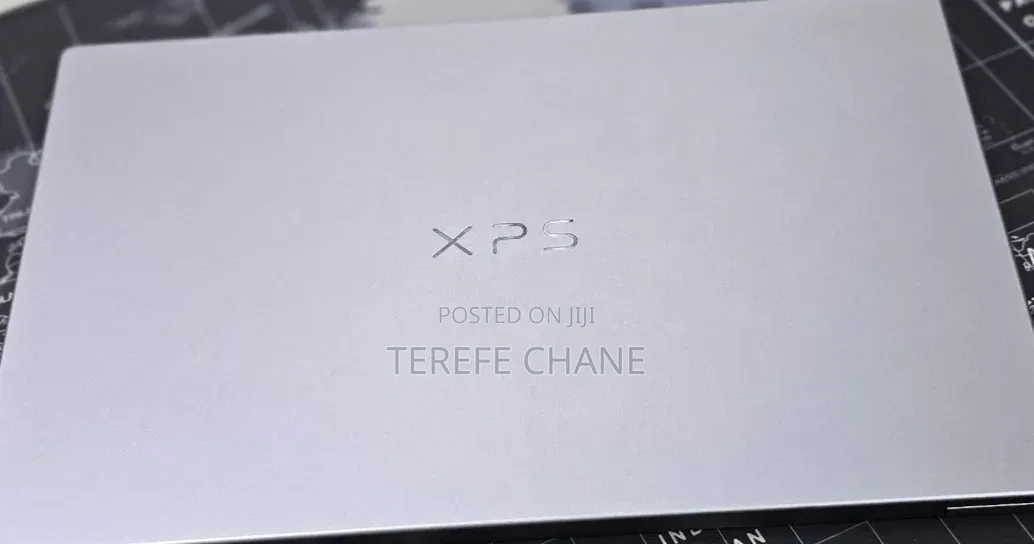 New Laptop Dell XPS 13 8GB Intel Core 5 SSD 1T