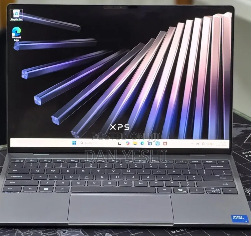 New Laptop Dell XPS 13 8GB Intel Core 5 SSD 512GB