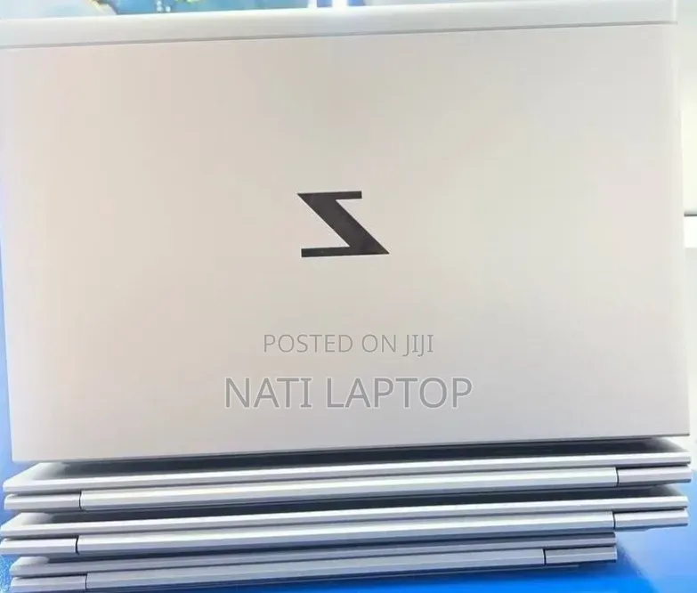 New Laptop HP ZBook Firefly G8 16GB Intel Core i5 SSD 512GB