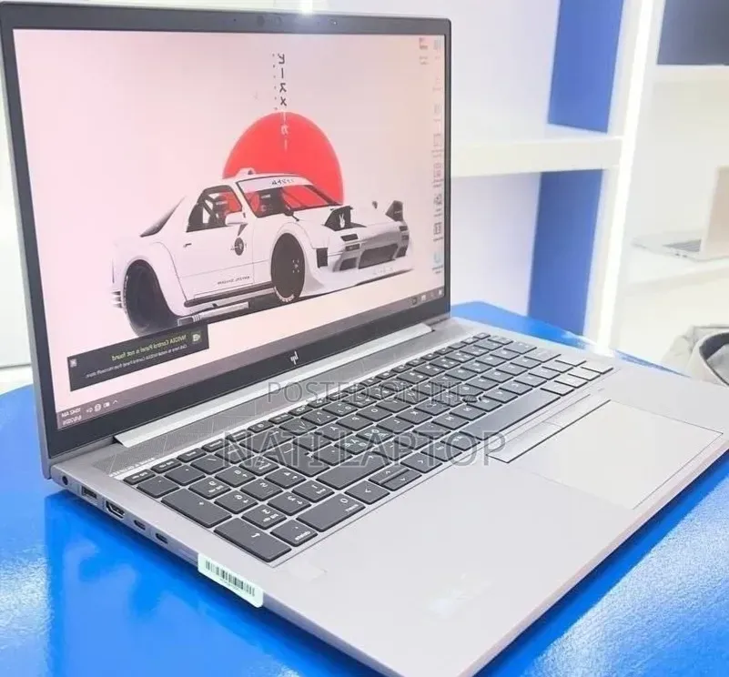 New Laptop HP ZBook Firefly G8 16GB Intel Core i5 SSD 512GB