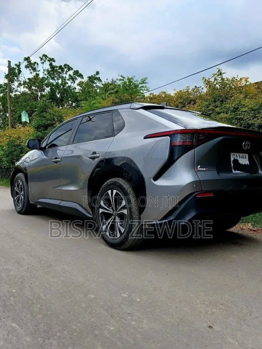 Toyota bZ4X 2023 Gray