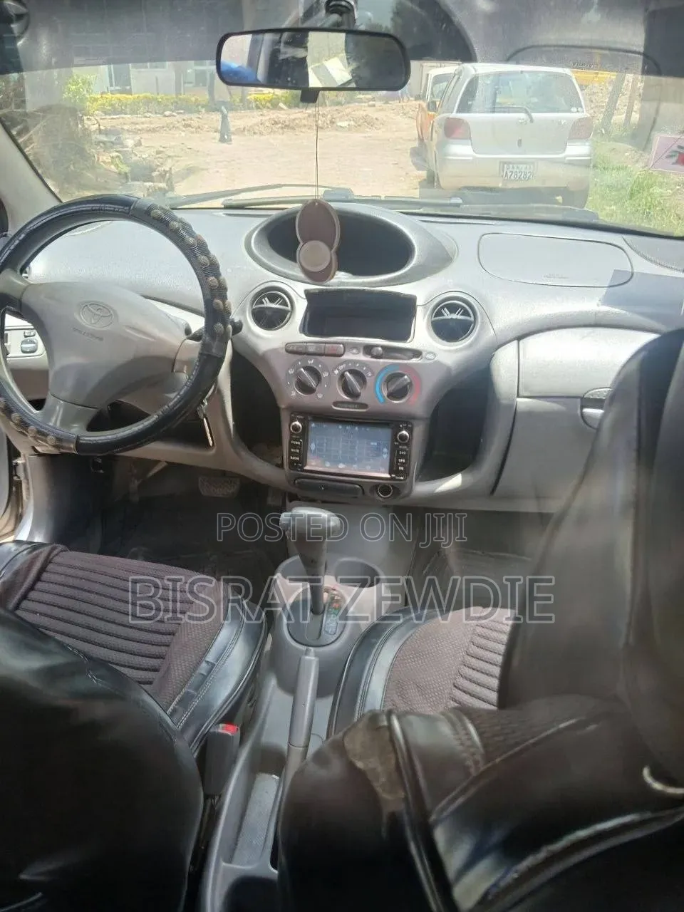 Toyota Vitz 2001 Silver